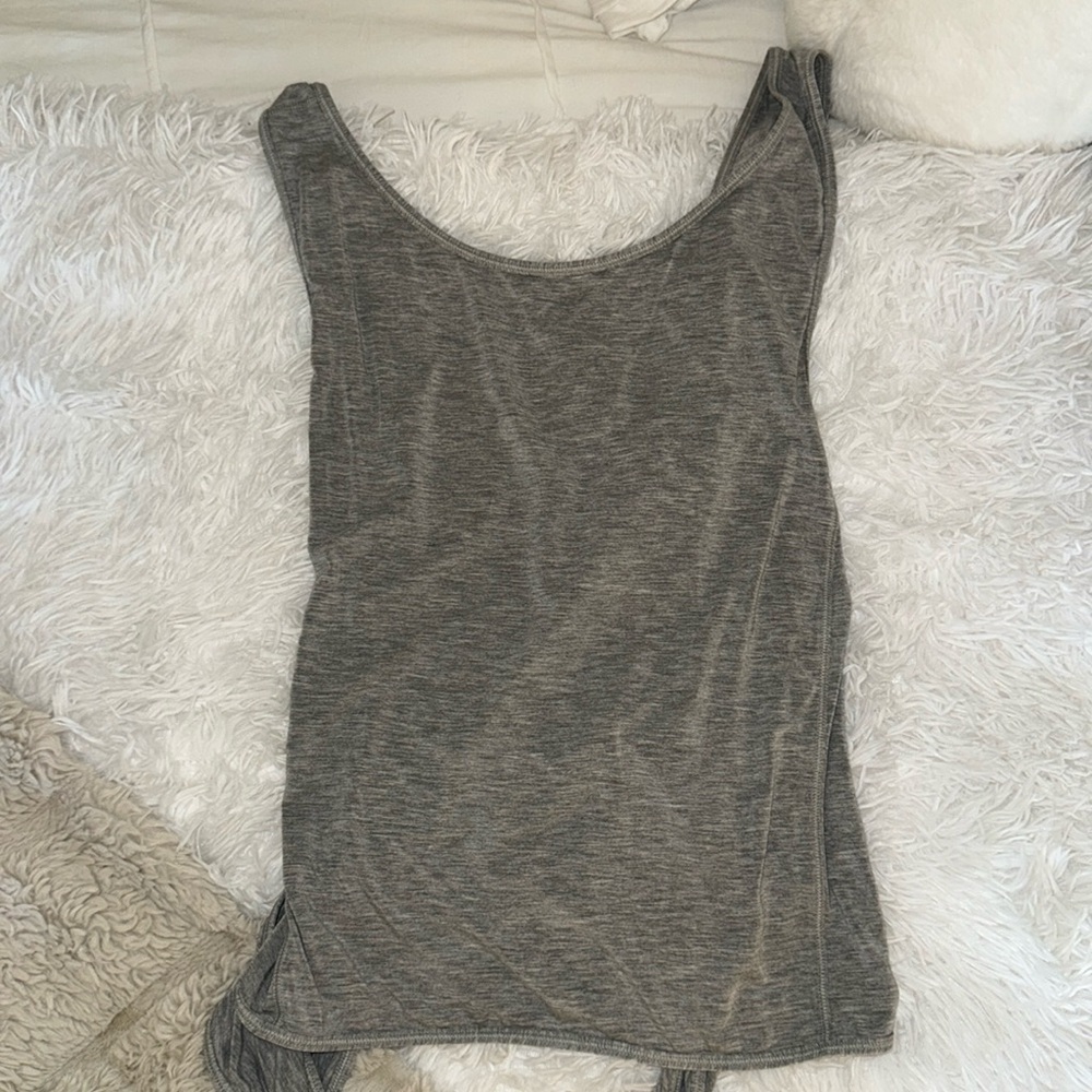 Lululemon tank top, cross over tie back!